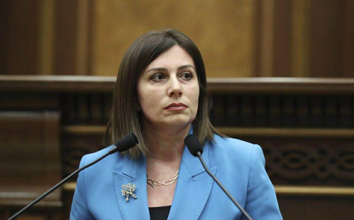 Բուժաշխատողները հակադարձում են Ավանեսյանին հենց իր գրառման մեկնաբանություններում