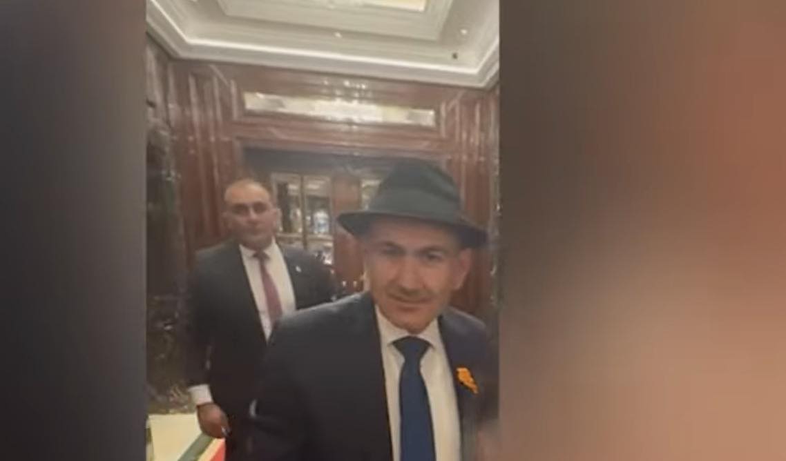 «Թող Ձեր հետ նկարվի, որ իմանա՝ Ղարաբաղը ում օրոք է հանձնվել». հայը՝ Փաշինյանին