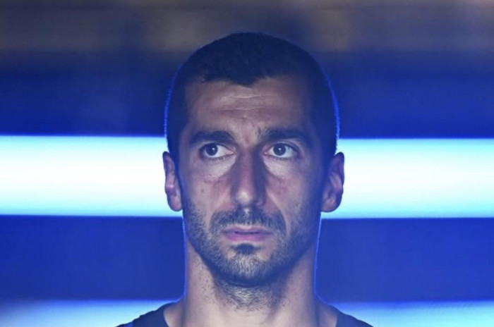 Նա վերադառնում է