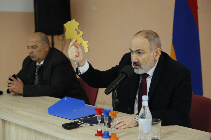 «Հրապարակ»․ Շտապում էր Տավուշի հողերը տալ, իսկ մեր հողերը ե՞րբ ենք ստանալու