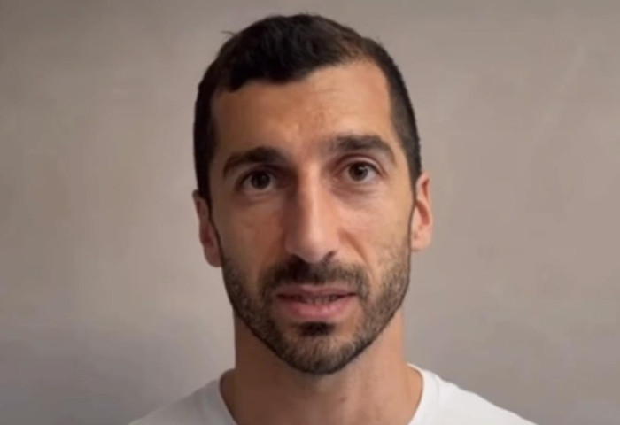 Ում է շնորհավորել Մխիթարյանը