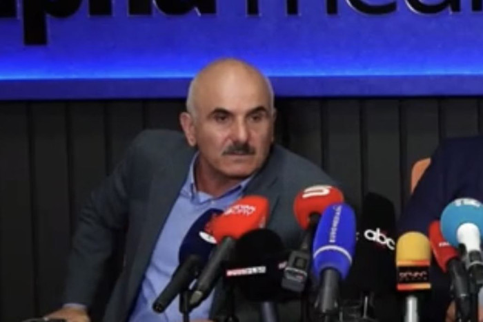 Նա Վանգա՞ն է, թե՞ Նոստրադամուսը