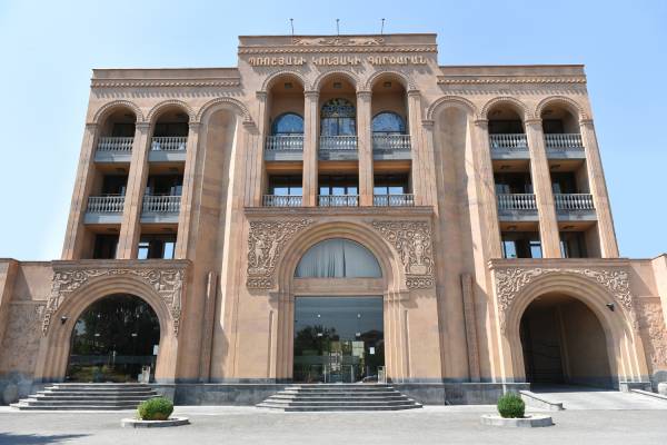 «Հրապարակ»․ Պռոշյանի կոնյակն արտահանել ենք, արտահանում ենք ու պիտի արտահանենք
