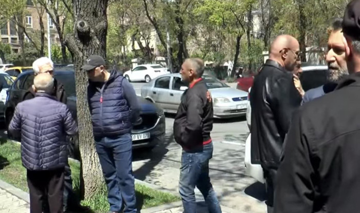 Ինչ է կատարվում Ազգային ժողովի դիմաց