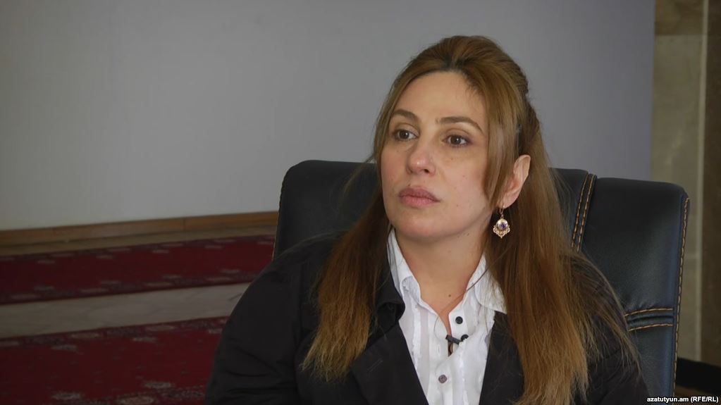 Փոտանջյանը դիմել է հայտնի տիկնանց