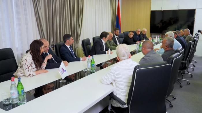 Զրույց Պահեստազորի սպաների միության ներկայացուցիչների հետ