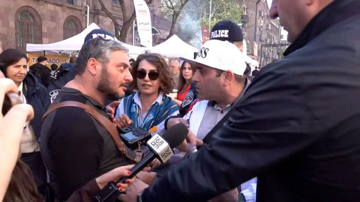 «Շիշը կտամ գլխիդ, արա». Լարված իրավիճակ եւ կռիվ` խորոված փարթիի վայրում