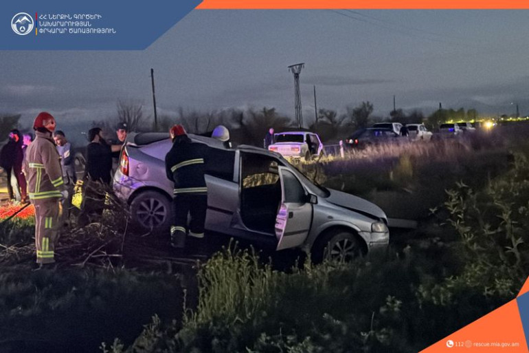 «Opel»-ը դուրս է եկել ճանապարհի երթևեկելի հատվածից և բախվել էլեկտրասյանը․ կա վիրավոր