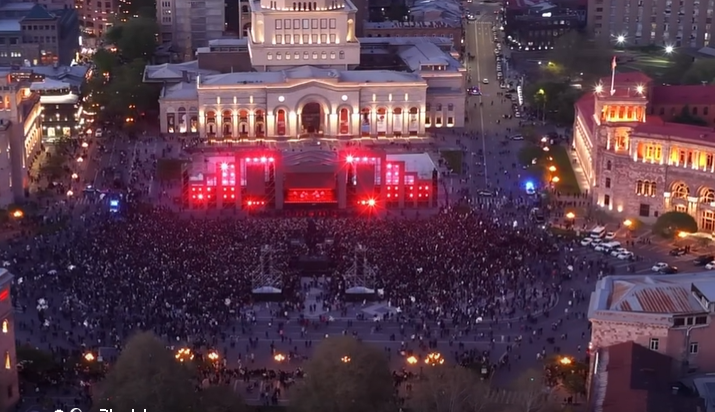 Երեկվա բաքոսատոնին ներկա էր միայն ՔՊ-ն՝ իր մոտ 5–6-հազարանոց աղանդավորական զանգվածով