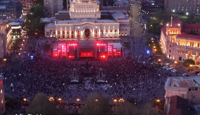 Երեկվա բաքոսատոնին ներկա էր միայն ՔՊ-ն՝ իր մոտ 5–6-հազարանոց աղանդավորական զանգվածով