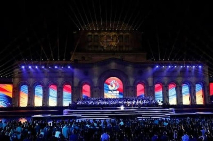 ՔՊ-ի «սրտի օլիգարխները» հիմա էլ Աշխատավորի օրն են կազմակերպում