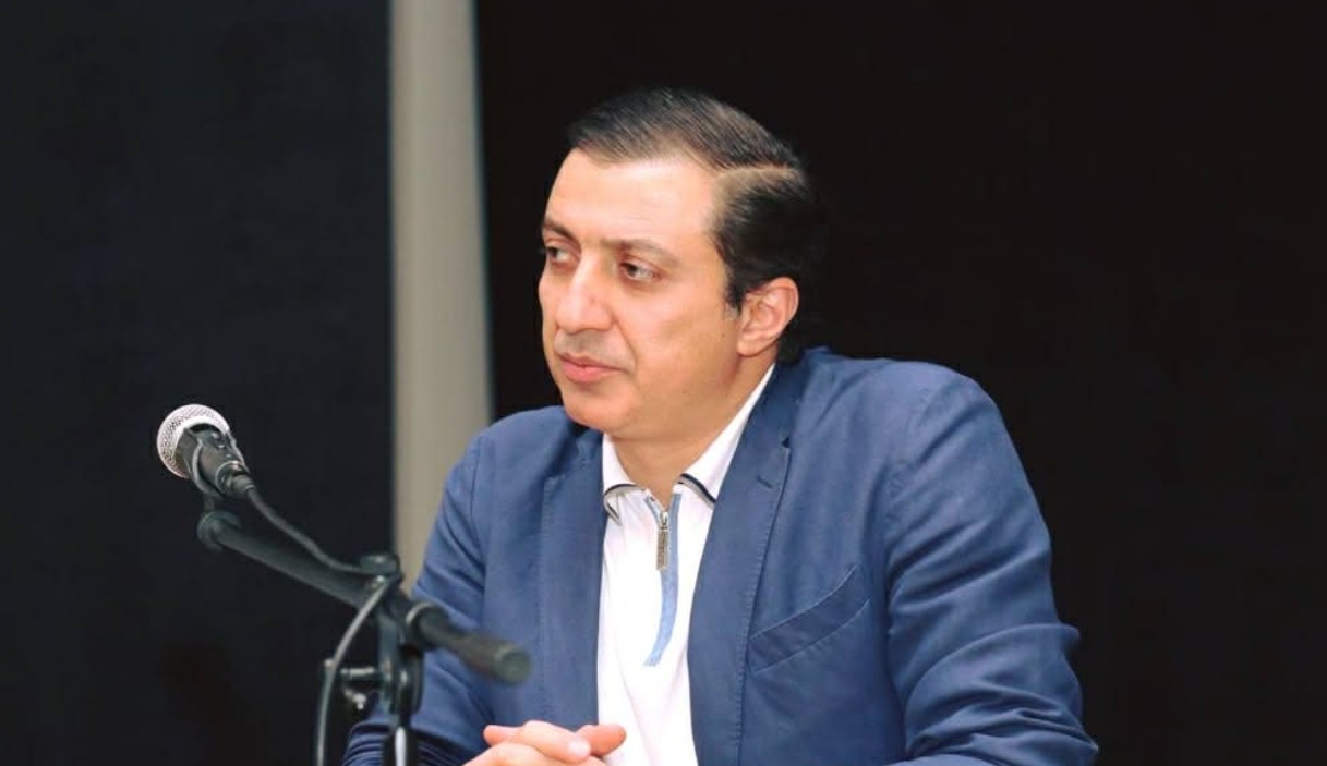 Флаг Арцаха хранится у Миграна Погосяна