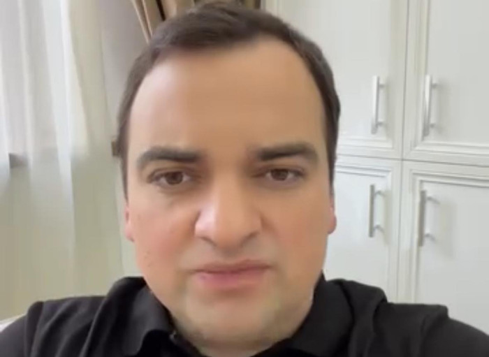 Կամ ուշքի ենք գալիս, կամ ծնկի