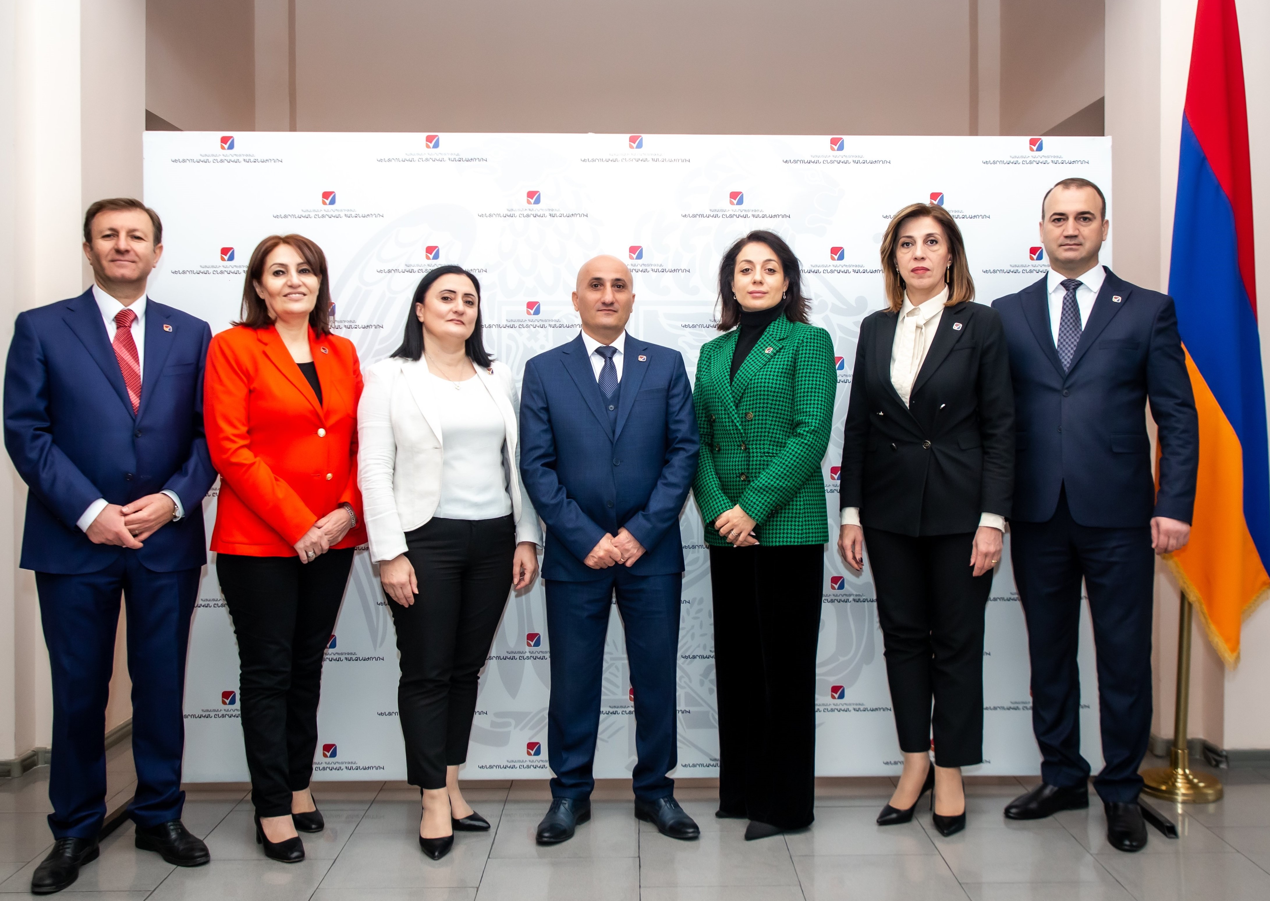 «Հրապարակ»․ ԿԸՀ-ից ասում են՝ մեզ վրա հույս չդնեք