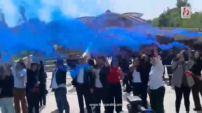 Բողոքի ակցիայի մասնակիցների ծխերով ակցիան