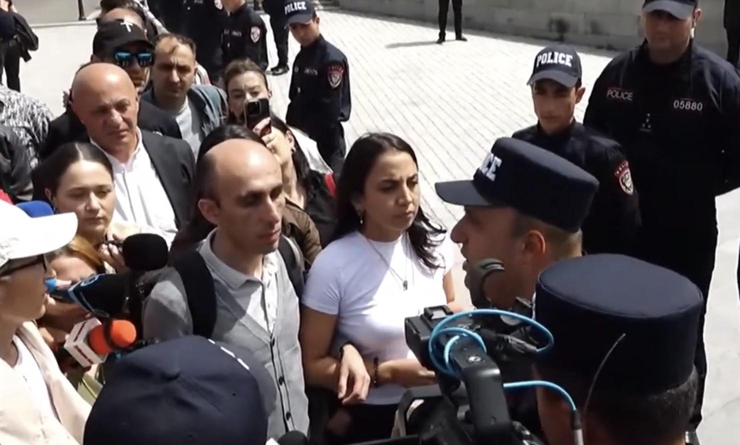 Թույլ չտվեցին նամակ հանձնել