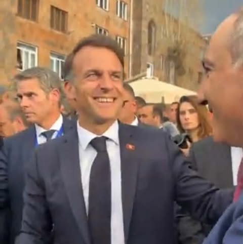 Պարոն վարչապետ, կըռնա՞մ, չերեզ քեզ նվեր տամ Մակրոնին. գյումրեցին՝ Փաշինյանին