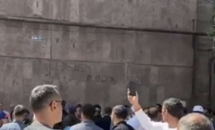 «Դավաճան հողատուներ». կինը՝ ՔՊ-ականներին