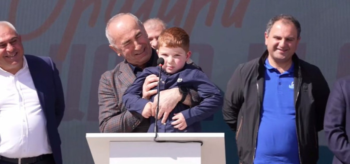 Մի պահ բոլորս քարացել էինք