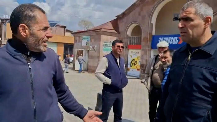 Ես դրա կարիքը չեմ զգում. քաղաքացիները չվերցրին ՔՊ-ի բուկլետը