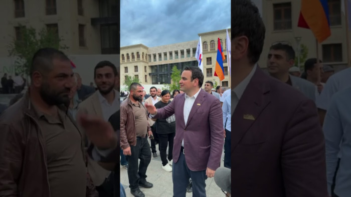 Իջևանցիներ ջան, ձեր բարբառի նման քաղցր եք դուք: Մի քանի բացառություն հաշվի չառած․ Նարեկ Կարապետյան
