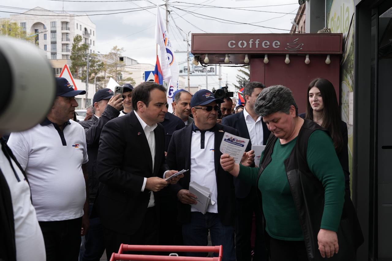 Սևանում շարունակվում է «Ուժեղ Հայաստան»-ի իրազեկման արշավը. լուսանկարներ