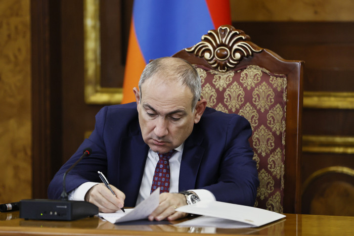 ՔՊ քարոզչության շպարգալկաներ. կռուտիտների ժողովածու` հարց N 1