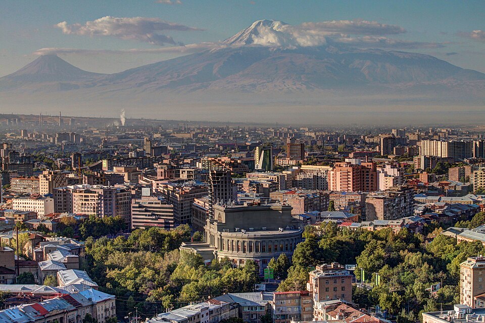 Փարաջանովի, Դովլաթյանի եւ Մալյանի Երեւանը