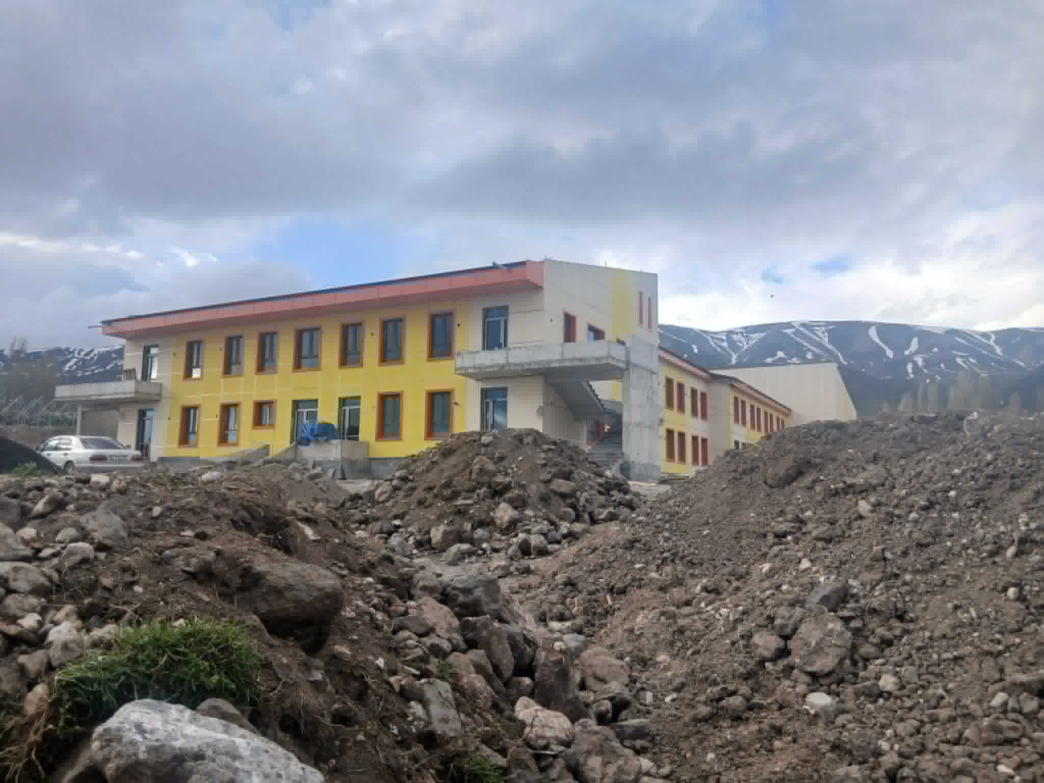 Փաշինյանի պաստառը ոչ դպրոցի պատին ենք թողել փակցնեն, ոչ գյուղապետարանի