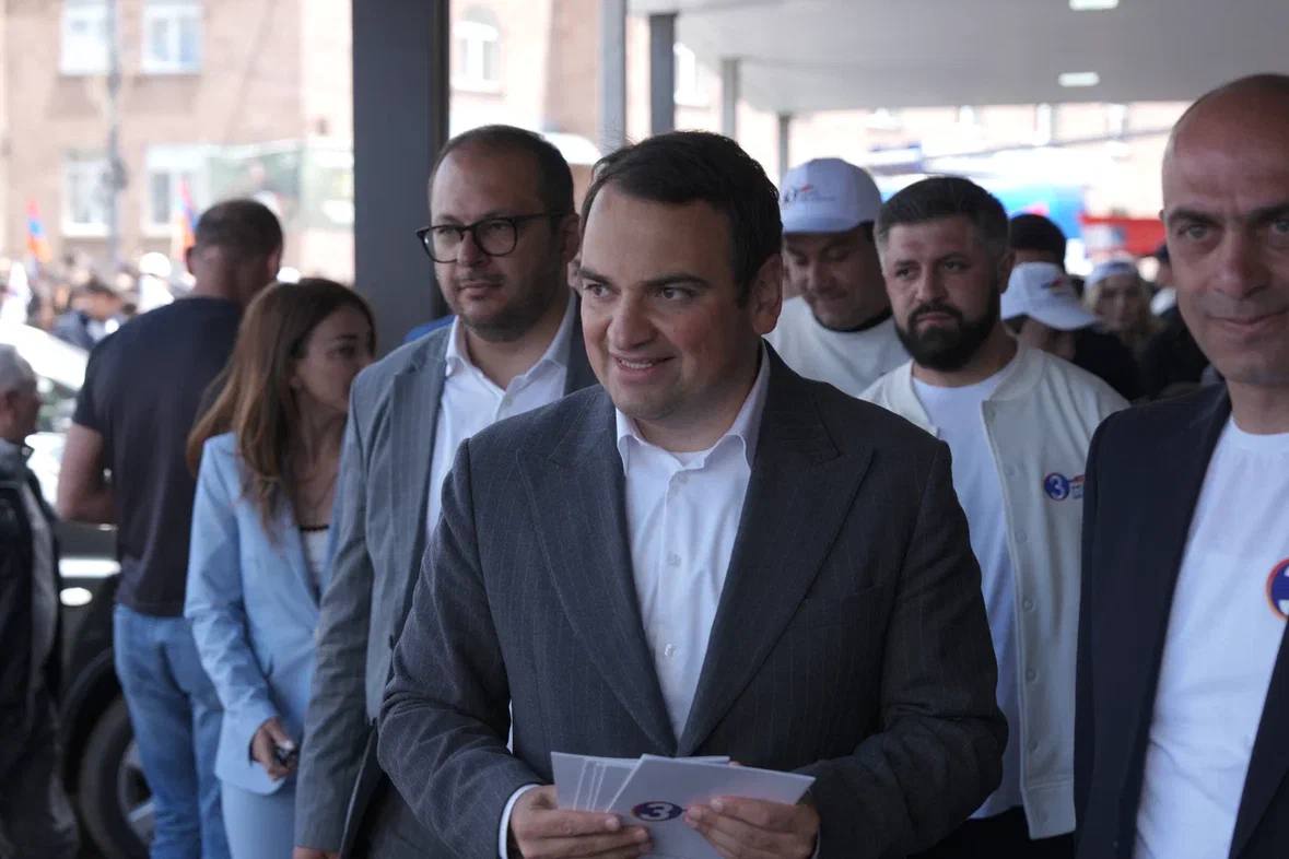 Հրաշագեղ է մեր հայրենիքը․  Նարեկ Կարապետյան