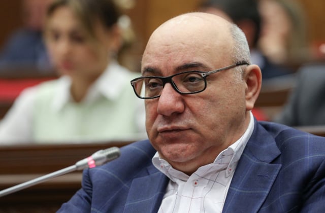 Գուրգեն Արսենյանի «արձակուրդը» ընդհատվել է, շտապ վերադարձել է Մոսկվա