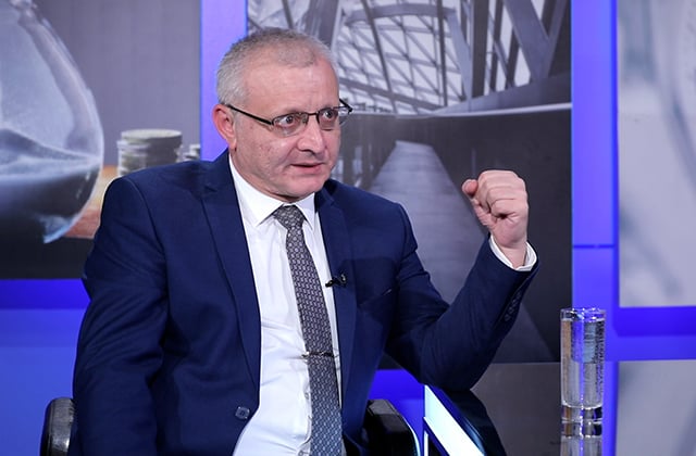 «Հրապարակ». Նախընտրական դեկոր` Մարտի 1-ի գործի տեսքով