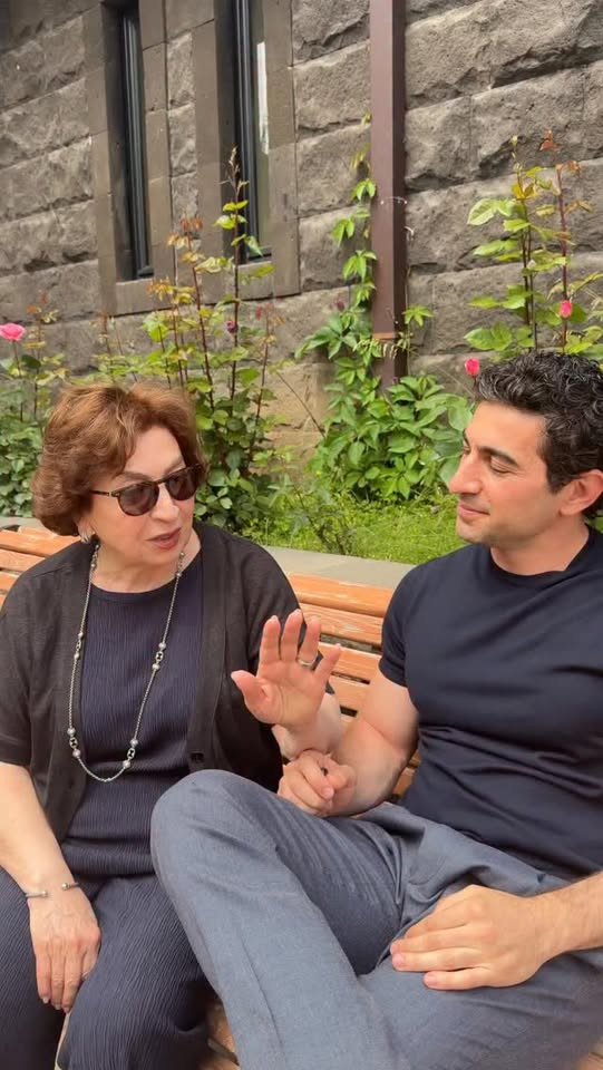 Մամ, ուզու՞մ ես պապան վարչապետ ընտրվի․ Լևոն Քոչարյանի հարցը՝ Բելլա Քոչարյանին
