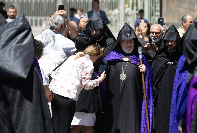 Քանի կանգուն է մեր հավատքի խորանը, կանգուն կլինի նաև ազգս հայոց․ նշվել է Կաթողիկե Ս․ Էջմիածնի տոնը
