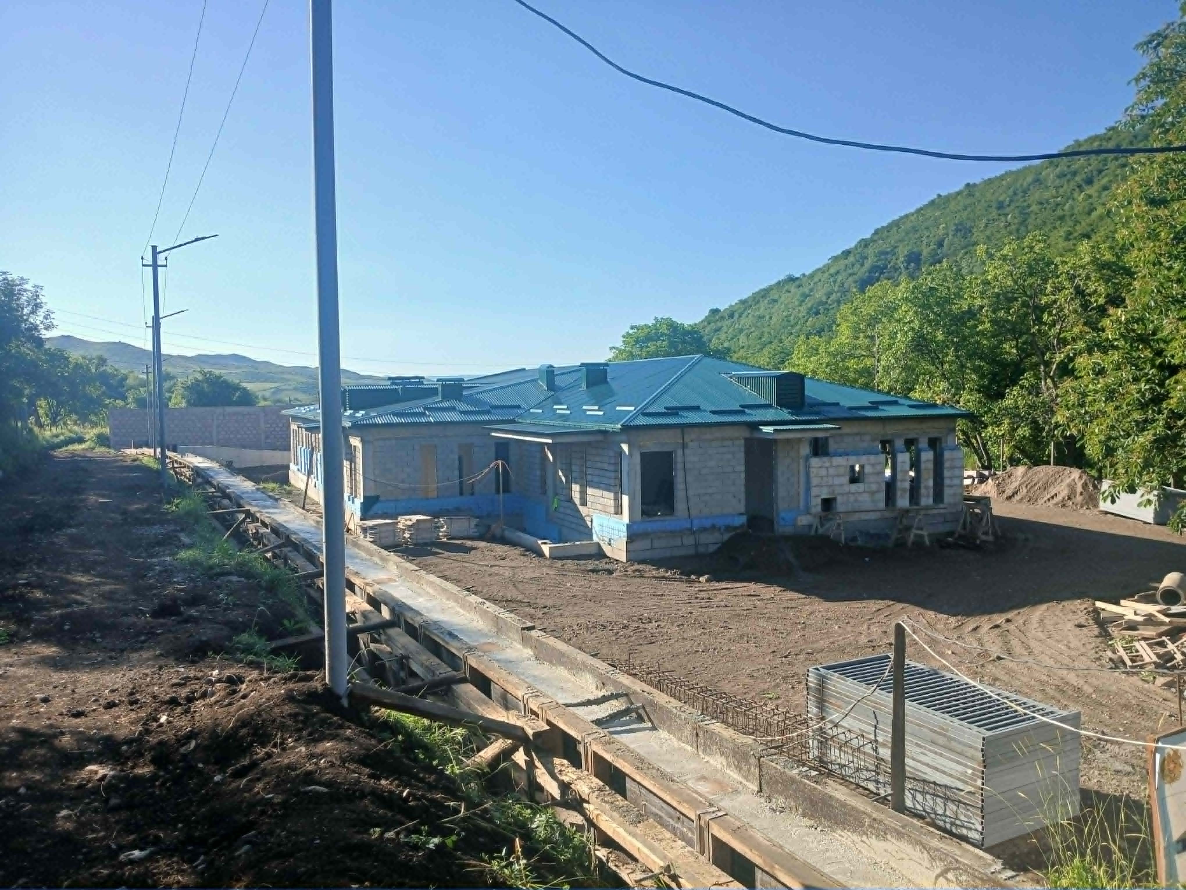 «Հրապարակ»․ Եթե խաղաղություն է, ինչո՞ւ եք պաշտպանիչ մեծ պատ սարքել
