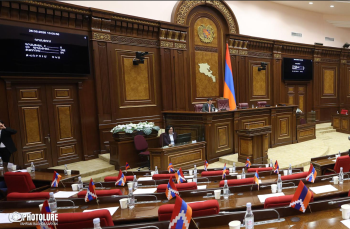 Հանձնե՞լ, թե՞ պահել մանդատները