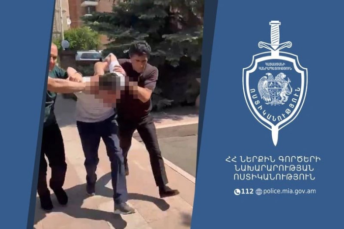 Հայտնի է՝ ով է պոկել Գյումրիի «Մայր Հայաստան» հուշահամալիրի հուշարձանների ոսկեգույն տառերը