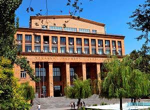 Հարյուրավոր հեղինակներ չեն սովորեցնում ուտել ճենճոտ պերաժկի. Քոչարյան