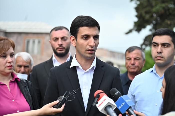 «Հրապարակ». Բա ո՞ւր է Քոչարյանի խոստացած հեղափոխությունը