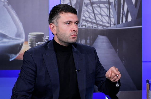«Люди боятся говорить о власти даже у стен": Петросян