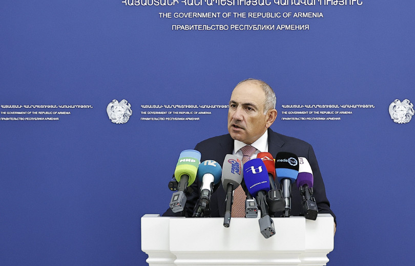 Հատուկ այս նիկոլաստրուկի համար ասեմ․․․ այս լրագրողների չափ խելք ու շնորք էլ չունի..․