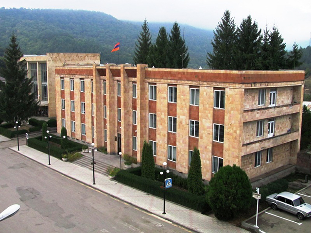 «Հրապարակ»․ Համայնքապետարանի էջում՝ միայն մի մասնագետ
