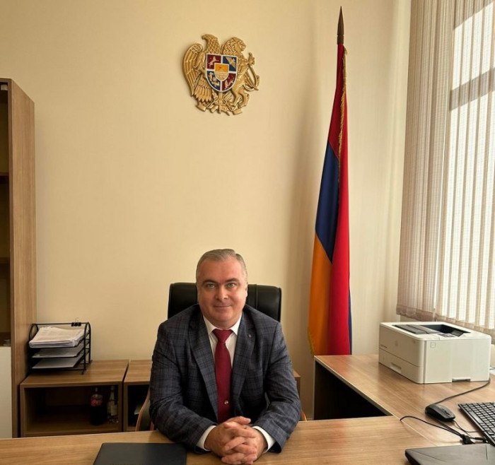 Դա չներվեց նրան ու շատ արագ նրա լիազորությունները դադարեցվեցին․ Սարգսյան
