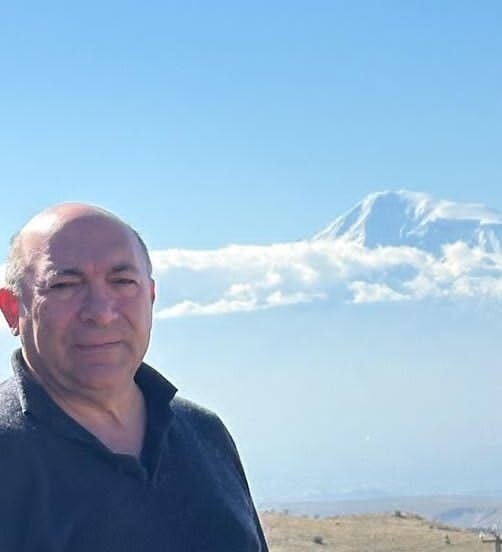 «Հրապարակ». Նախկիններ-ներկաներ, սեւեր-սպիտակներ, հիմա էլ՝ օրգանիկ եւ ոչ օրգանիկ քվեներ