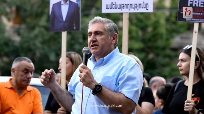 Ի՞նչ երկիր ենք ուզում ունենալ, երկիր, որի Սահմանադրությունը Բաքվու՞մ է գրվելու. Խաչատրյան