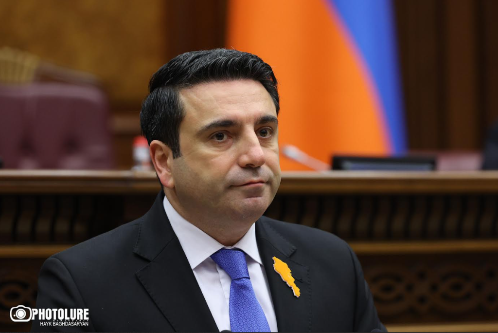 Ալեն Սիմոնյանը պարգեւատրել է