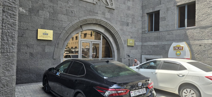 «Արարատ» կոնյակի կոմբինատը վաղը կաշխատի՞. ինչ հայտնեց անվտանգության աշխատակիցը հավաքվածներին