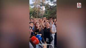 Դատարանի բակը` Սամվել Կարապետյանի ապօրինի տնային կալանքը երկարձգելու որոշման հրապարակումից հետո