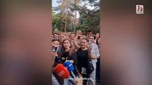 Դատարանի բակը` Սամվել Կարապետյանի ապօրինի տնային կալանքը երկարձգելու որոշման հրապարակումից հետո