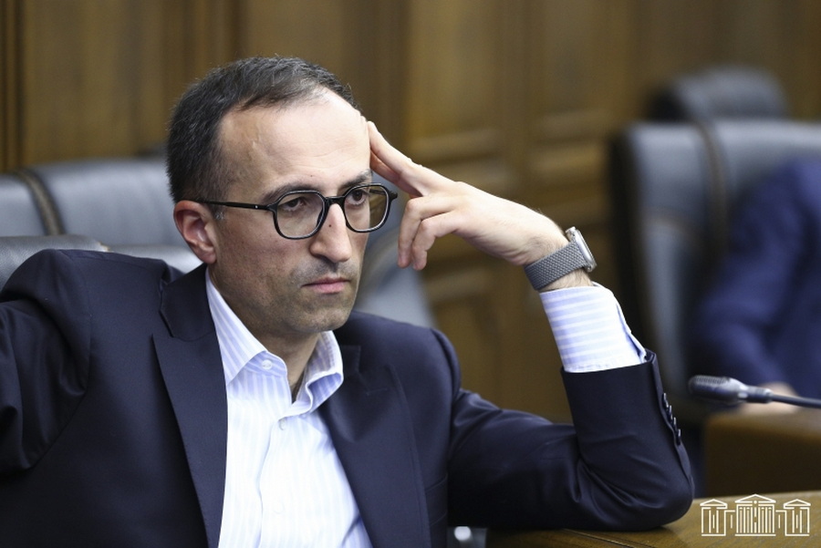 Մնում է, որ հրաշք պատահի